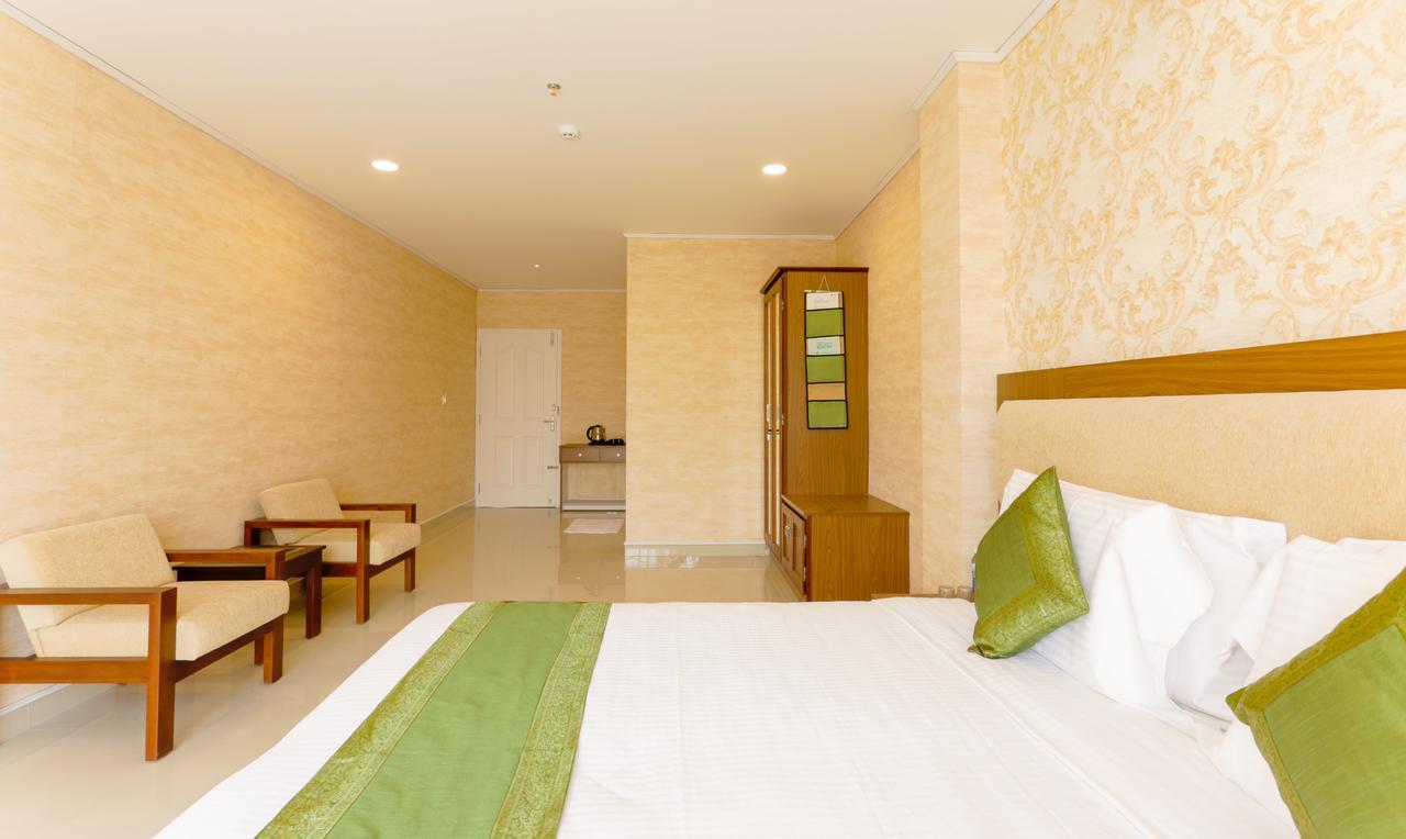 Heaven Gardens Hotel Kochi Exterior foto
