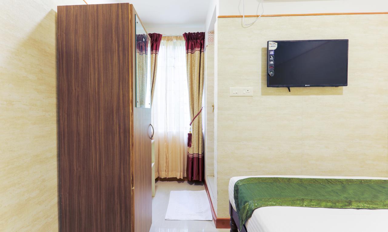 Heaven Gardens Hotel Kochi Exterior foto
