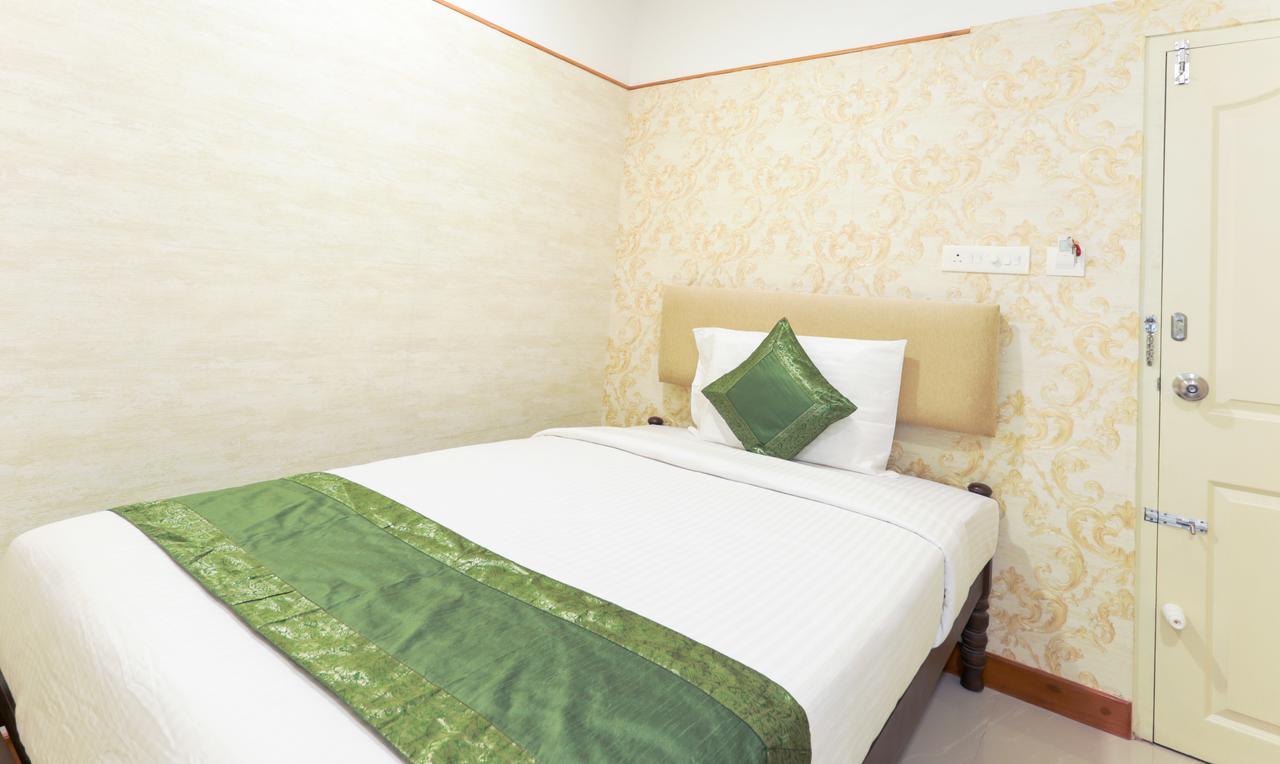 Heaven Gardens Hotel Kochi Exterior foto