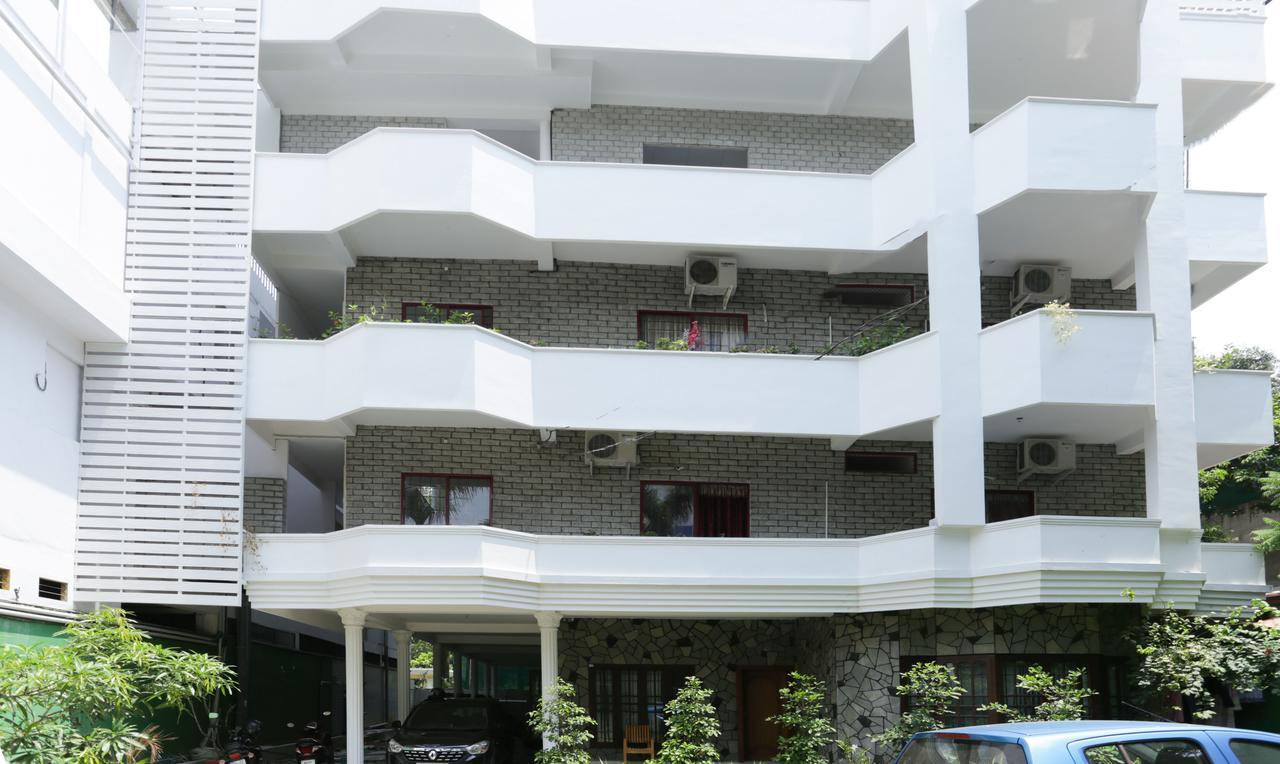 Heaven Gardens Hotel Kochi Exterior foto