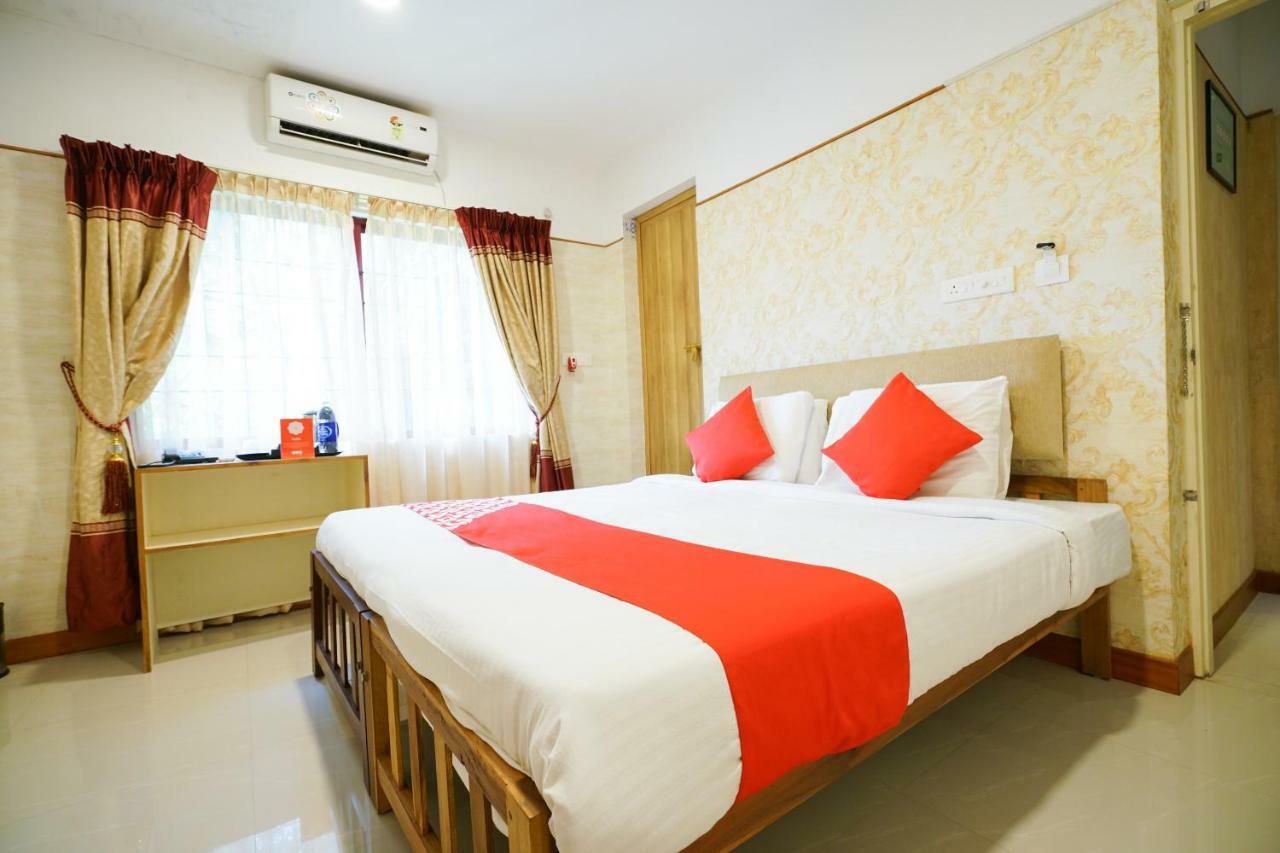 Heaven Gardens Hotel Kochi Exterior foto