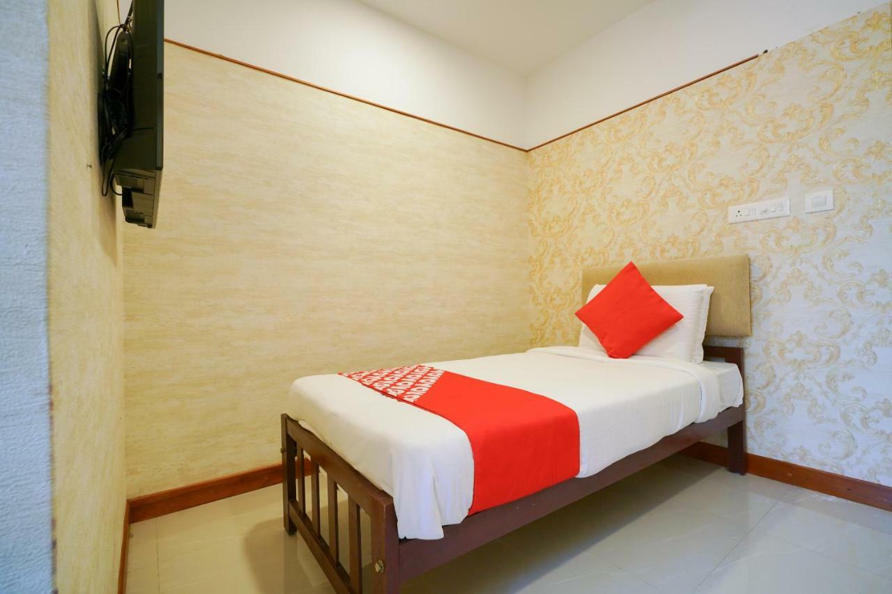 Heaven Gardens Hotel Kochi Exterior foto