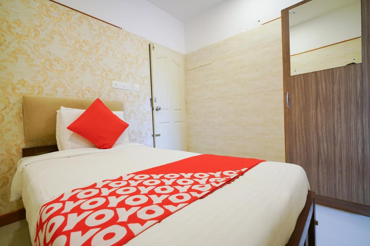 Heaven Gardens Hotel Kochi Exterior foto
