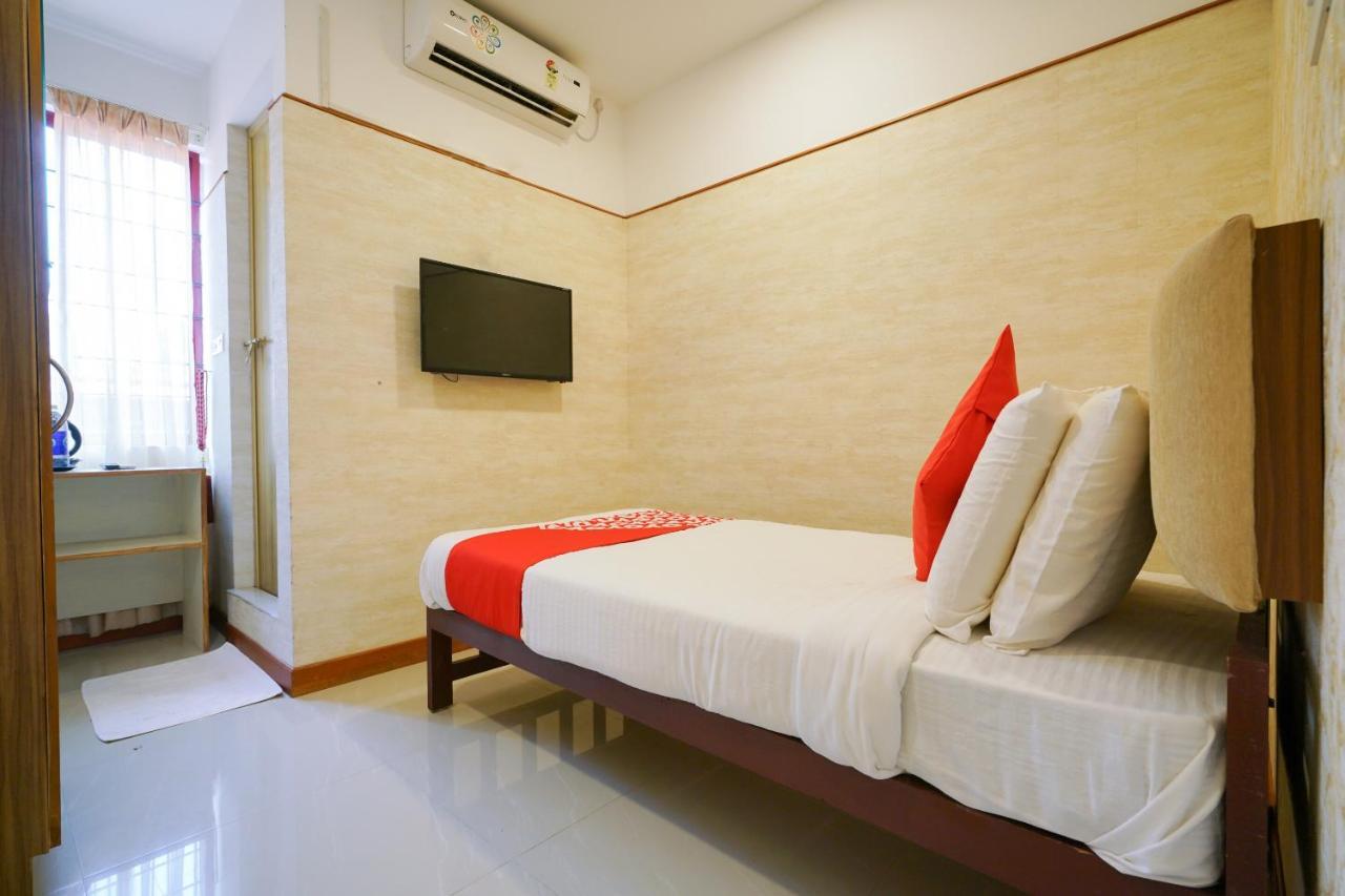 Heaven Gardens Hotel Kochi Exterior foto
